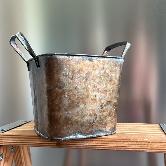 unbranded Other - Antique Metal Basket Planter